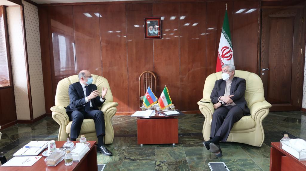 Azerbaijan, Iran mull energy cooperation