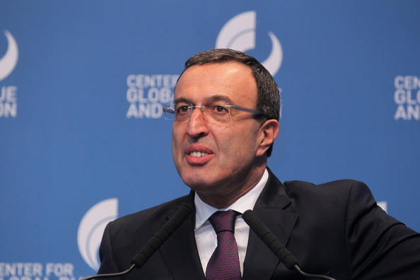 Ex-Bulgarian President Petar Stoyanov congratulates Azerbaijani president