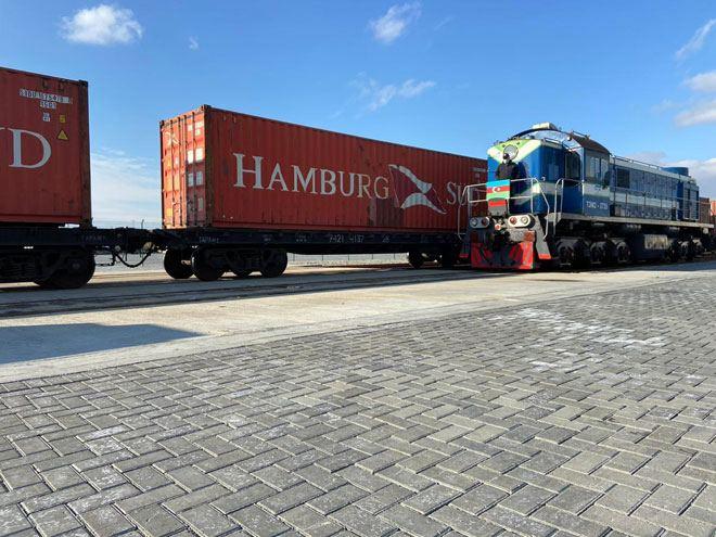 Second Turkish freight train exporting goods to China reaches Baku port