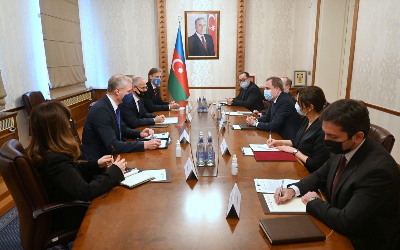 Azerbaijani FM, officials from international agencies mull post-war restoration