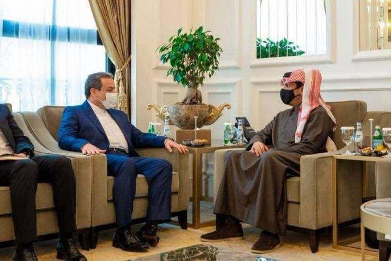 Iran’s Deputy FM discusses regional issues with Qatari FM, defense minister