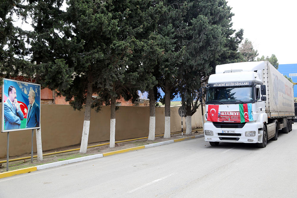 Azerbaijan receives humanitarian aid from Turkey