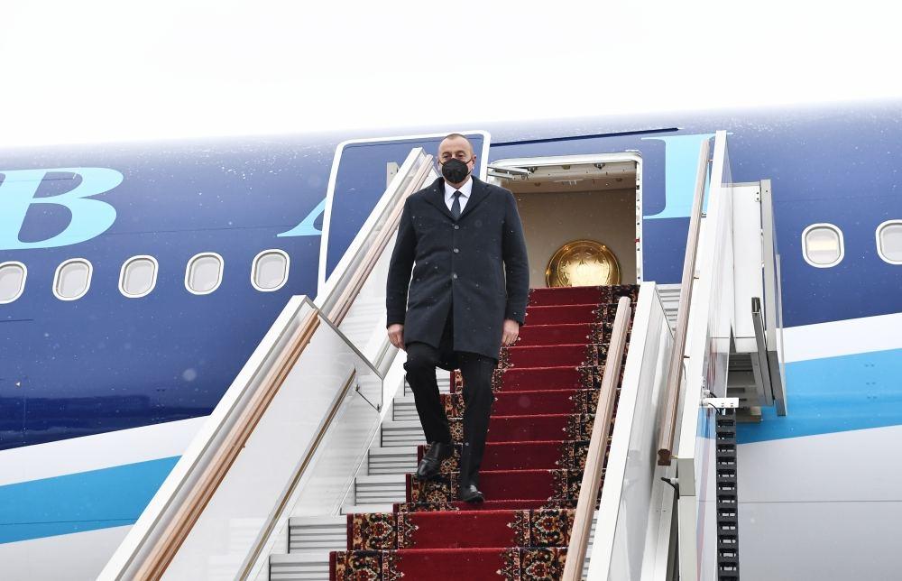 President Aliyev arrives in Moscow for official visit [PHOTO]