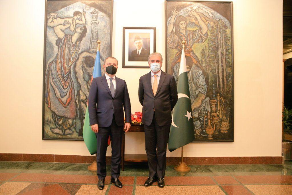 Azerbaijani FM meets his Pakistani counterpart [PHOTO]