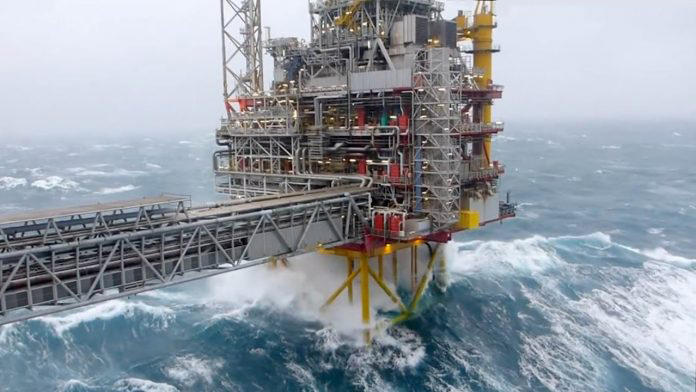 Azerbaijani SOCAR suspends work offshore, open onshore areas due to bad weather