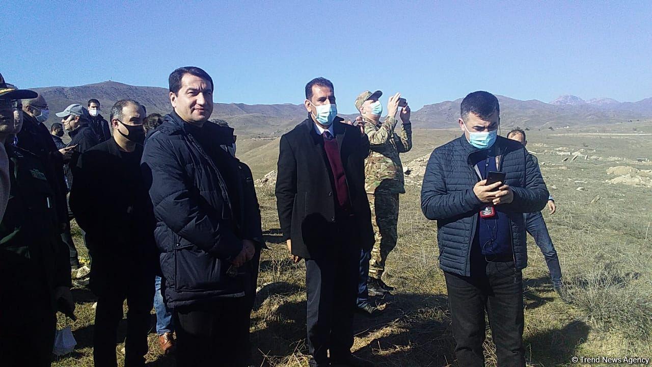 Azerbaijani diplomatic corps' representatives visit destroyed areas in Jabrayil city [PHOTO]