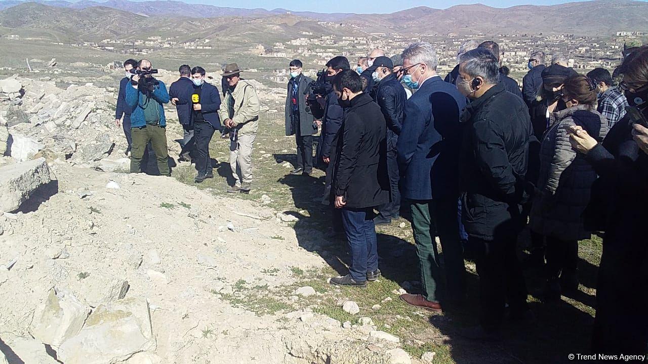 Azerbaijani diplomats view cemetery destroyed by Armenians in Jabrayil - Trend TV [PHOTO/VIDEO]