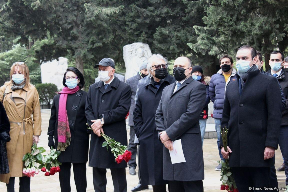 Memory of Gara Garayev honored in Baku [PHOTO]
