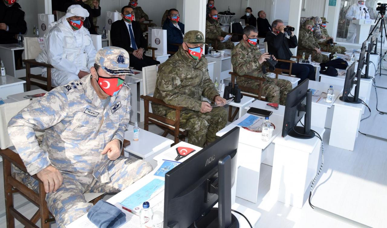 Azerbaijani, Turkish Defense Ministers observe course of Winter Exercise-2021 [PHOTO]