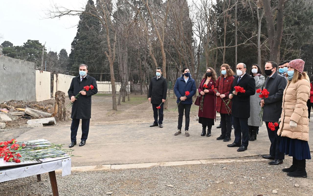 UNICEF, ICRC reps visit Armenian-destroyed sites in Ganja, Tartar