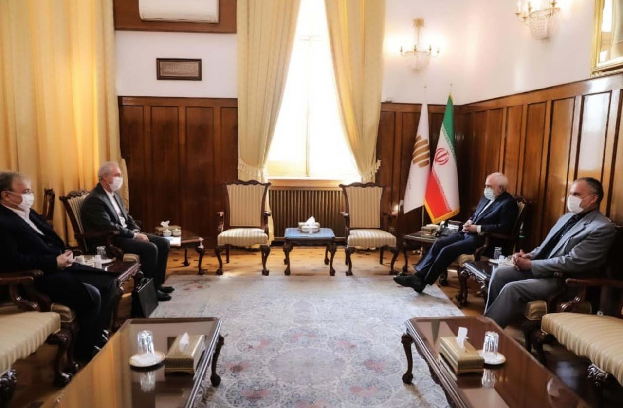 Iran-Azerbaijan railway lines and border opportunities should be activated - Zarif