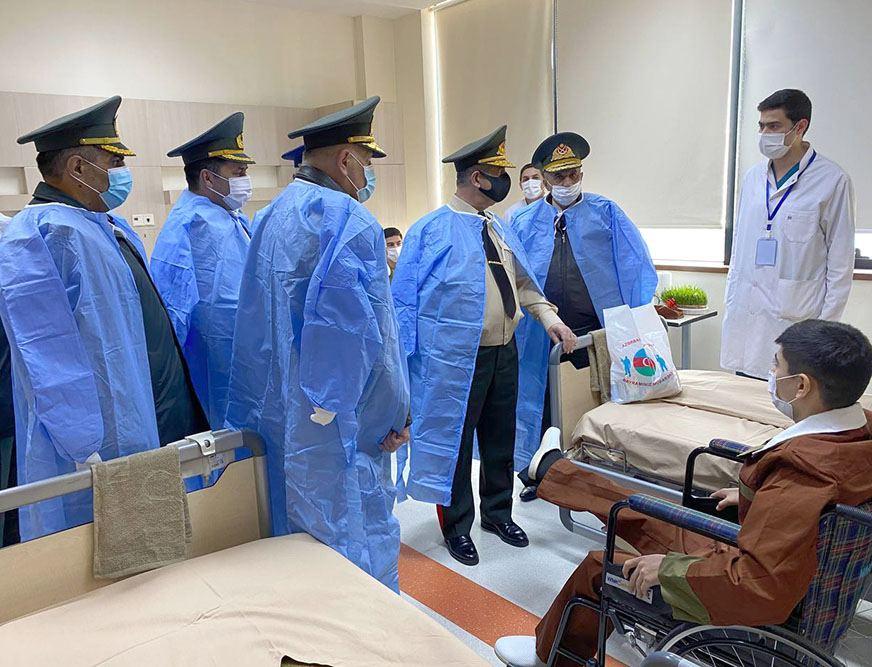 Leadership of Azerbaijani MoD visit military hospital on occasion of Novruz holiday