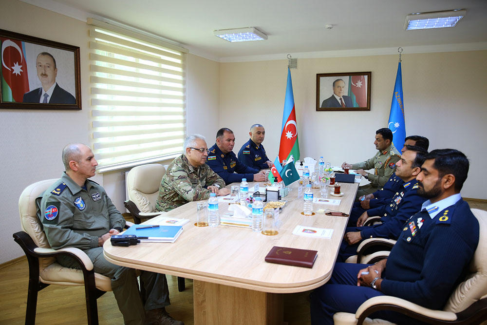 Azerbaijan, Pakistan mull cooperation between Air Forces