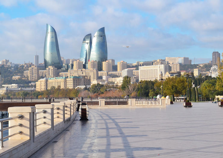 Light fog and drizzle expected in Baku