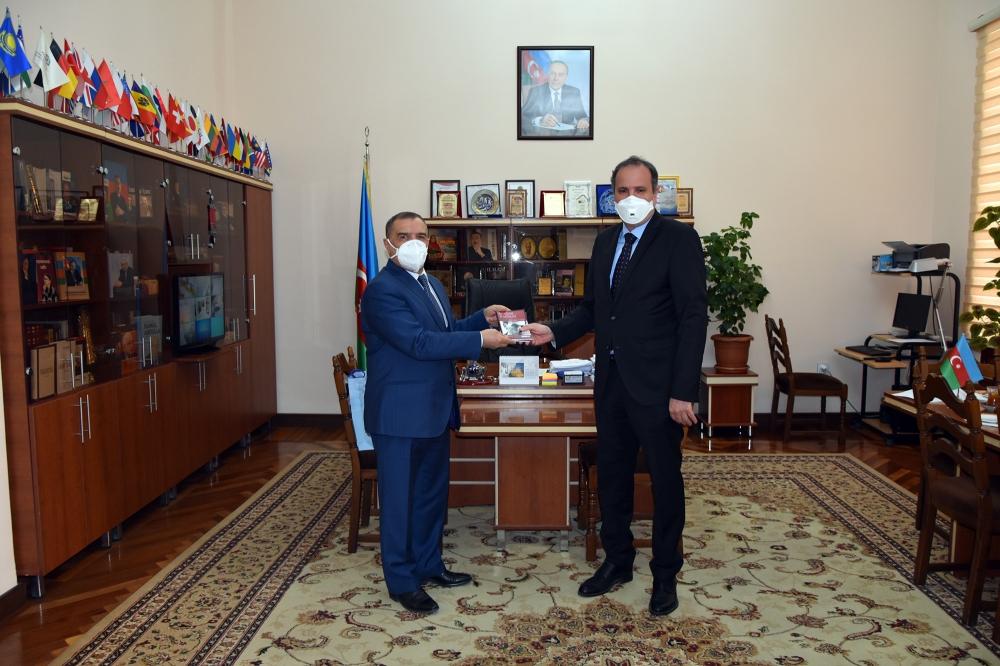 Azerbaijan, Hungary eye cooperation in library science [PHOTO]