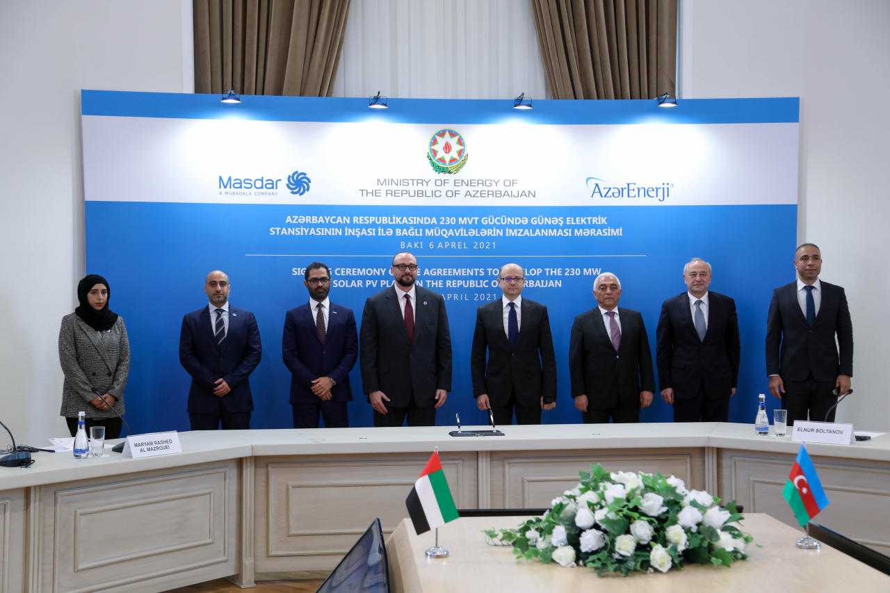 Azerbaijan, UAE sign accords on solar power plant construction [PHOTO] - Gallery Image