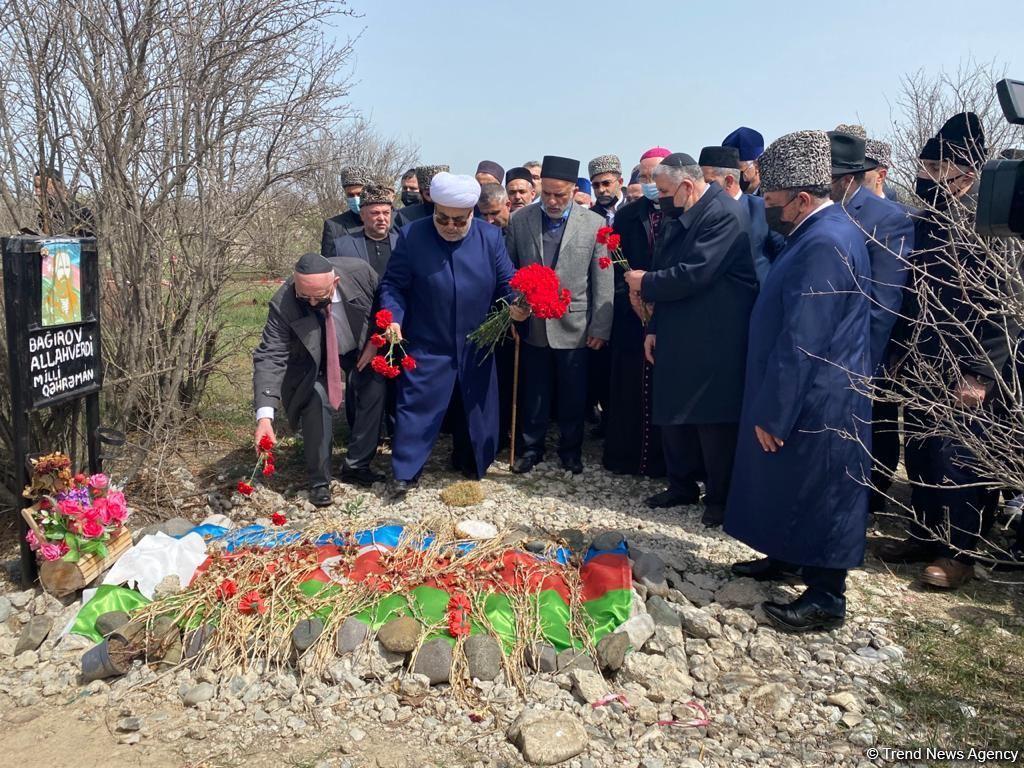 Azerbaijan's top religious officials visit graves of martyrs in liberated Aghdam [PHOTO/VIDEO]