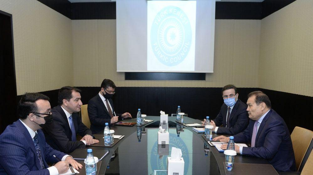Azerbaijani president's assistant meets with Turkic Council's secretary-general