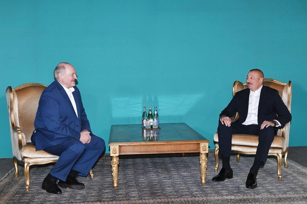 Azerbaijani, Belarus presidents hold informal meeting