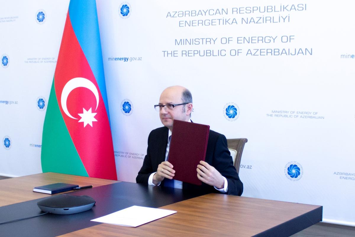 Azerbaijan, IFC sign MoU on offshore wind energy resources [PHOTO]