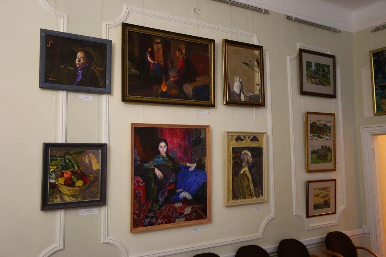 Art works of national artists on display in St. Petersburg [PHOTO]