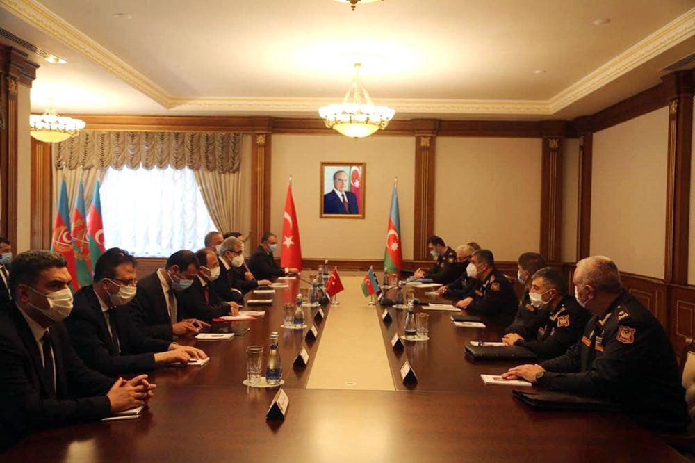 Azerbaijani defense minister meets high-ranking delegation from Turkey [PHOTO]