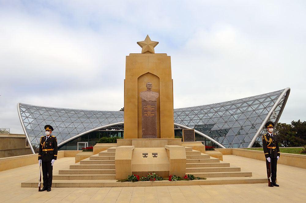 Leadership of Azerbaijani MoD paid tribute to memory of compatriots, who died in Great Patriotic War [PHOTO]
