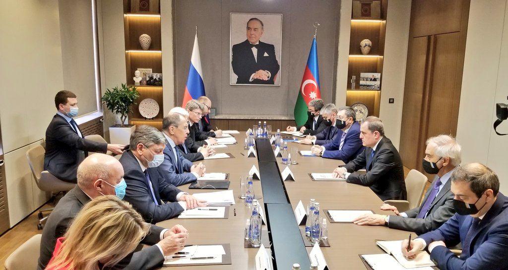 Azerbaijani, Russian delegations holding meeting in expanded composition