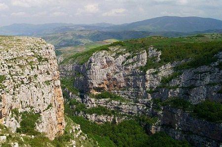 Bayati Shiraz mugham performed on Jidir Plain in Azerbaijan’s Shusha [VIDEO]