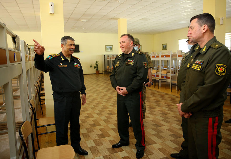 Azerbaijani, Belarus defence cheifs visit military units [PHOTO/VIDEO] - Gallery Image