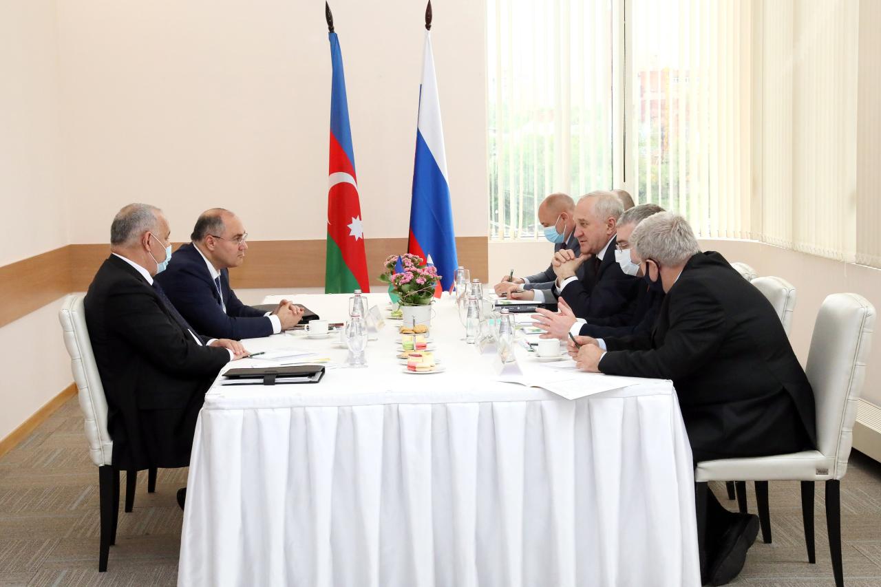 Azerbaijani, Russian customs services eye simplifying border crossing process