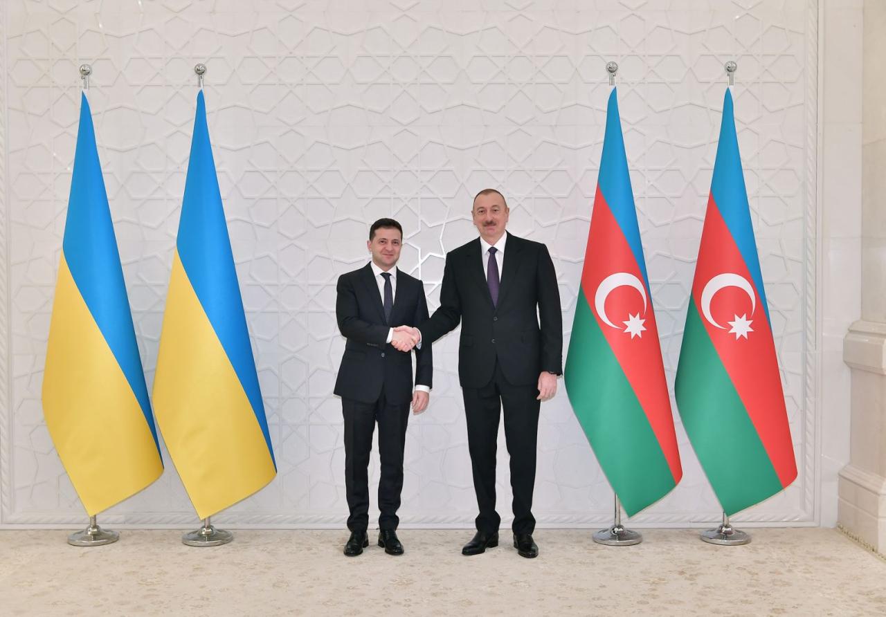 President of Ukraine congratulates Azerbaijani counterpart