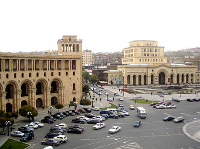 Relatives of Armenian soldiers killed in second Karabakh war block center of Yerevan