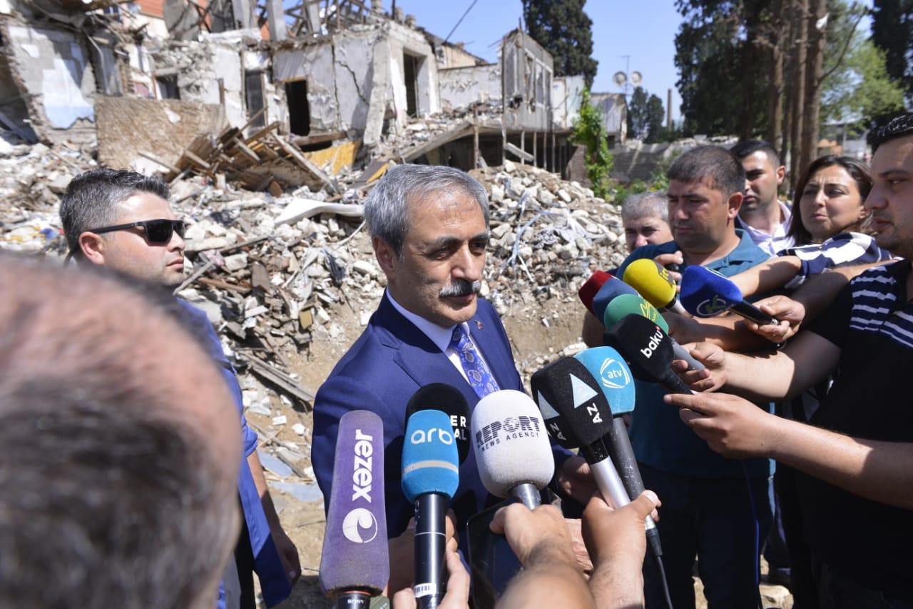 Turkish delegation visits Armenian-destroyed residential complex in Ganja [PHOTO]