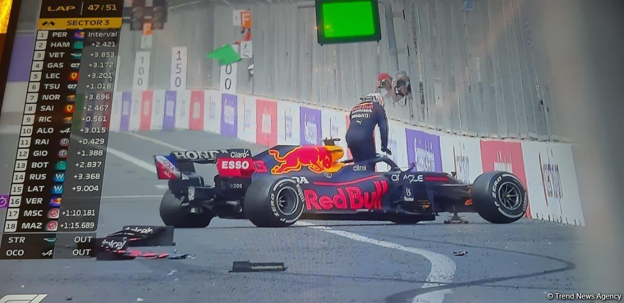 Max Verstappen out of F1 Azerbaijan Grand Prix, following crash [PHOTO]