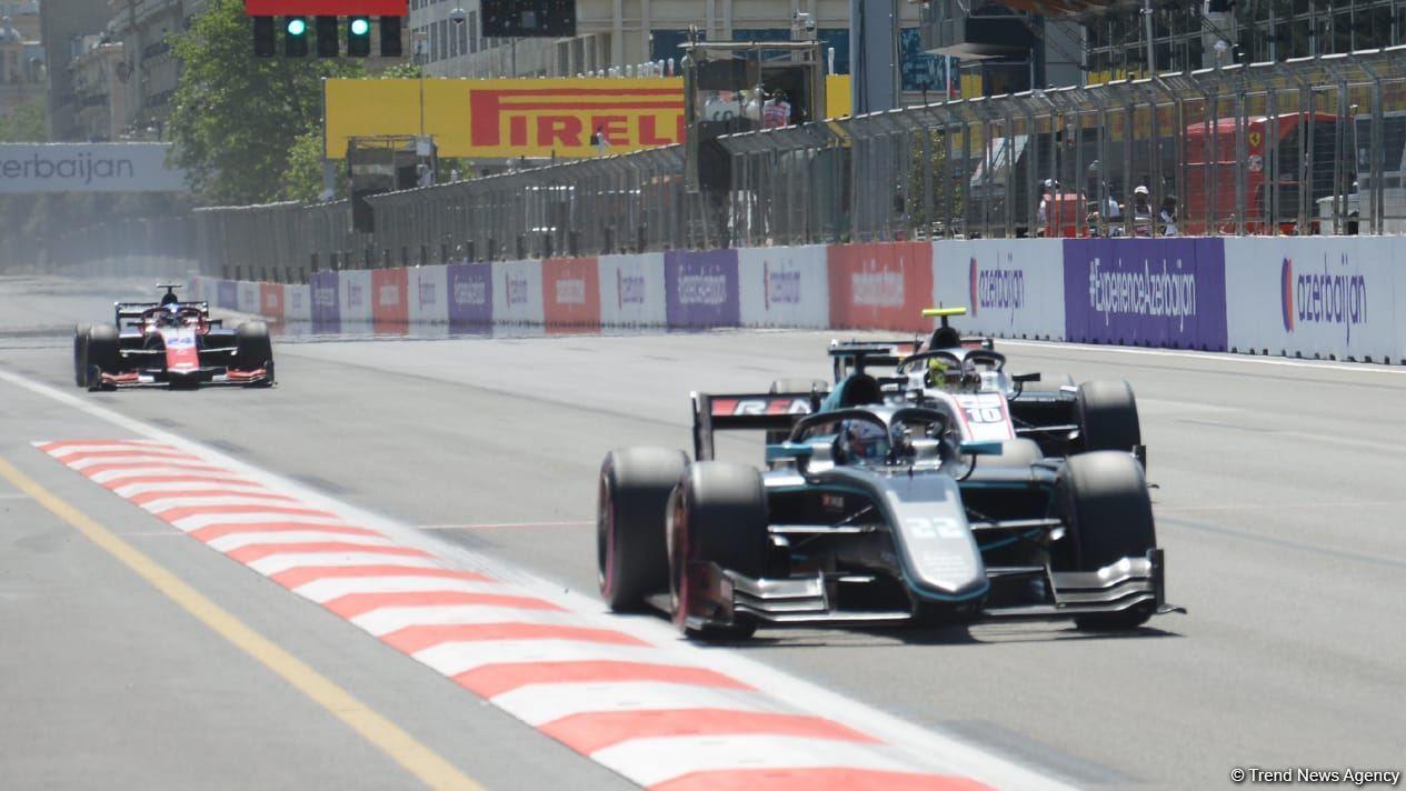 First accident in F2 Sprint Race 3 in Baku