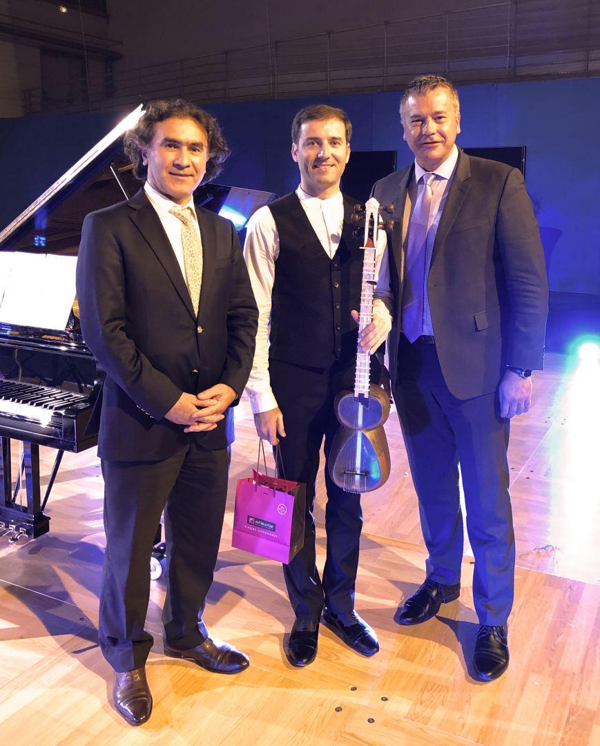 National tar musician awarded in France [VIDEO]