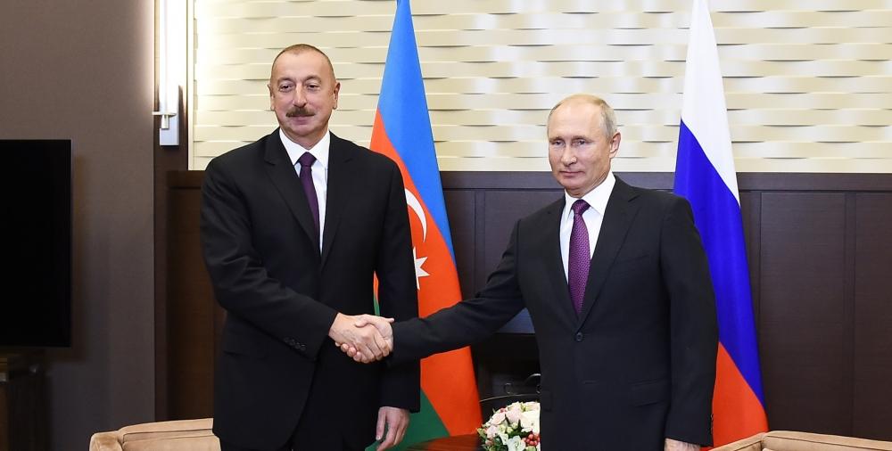 Ilham Aliyev congratulates Putin on Day of Russia