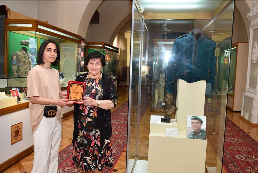 History Museum displays bust of national hero [PHOTO] - Gallery Image