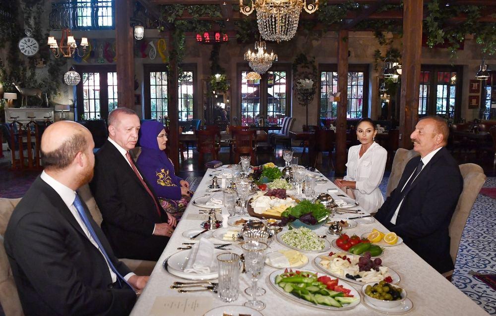 Dinner organized on behalf of President Ilham Aliyev, First Lady Mehriban Aliyeva in honor of President Erdogan, his wife [PHOTO]