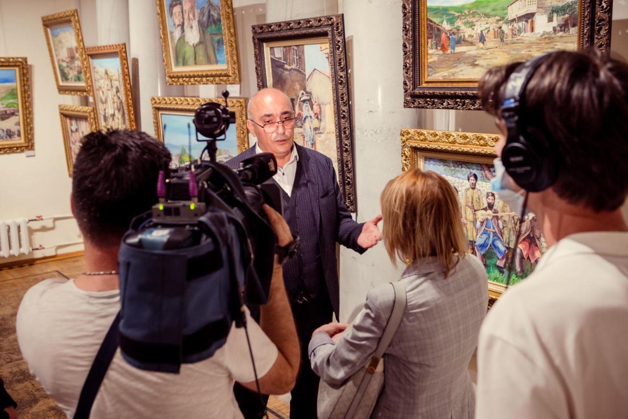 Baku-born artist's work showcased in Russian State Museum [PHOTO/VIDEO]