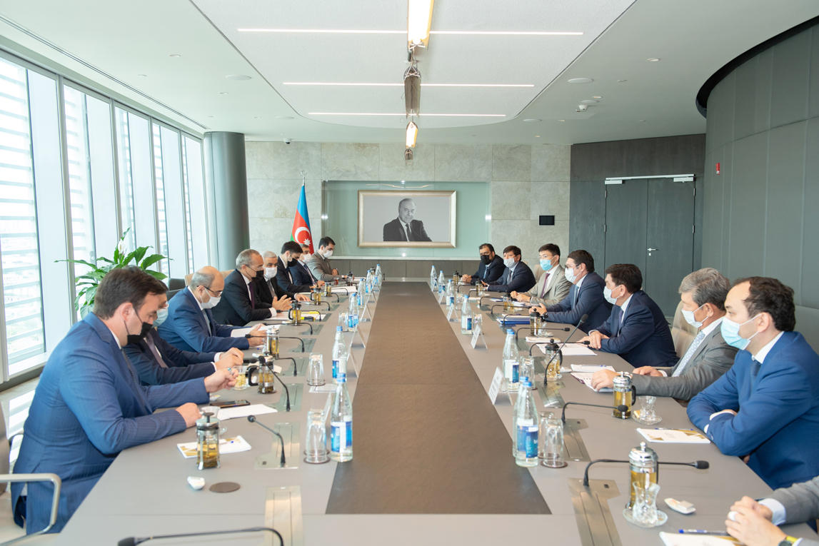 Azerbaijan, Kazakhstan mull implementation of joint projects