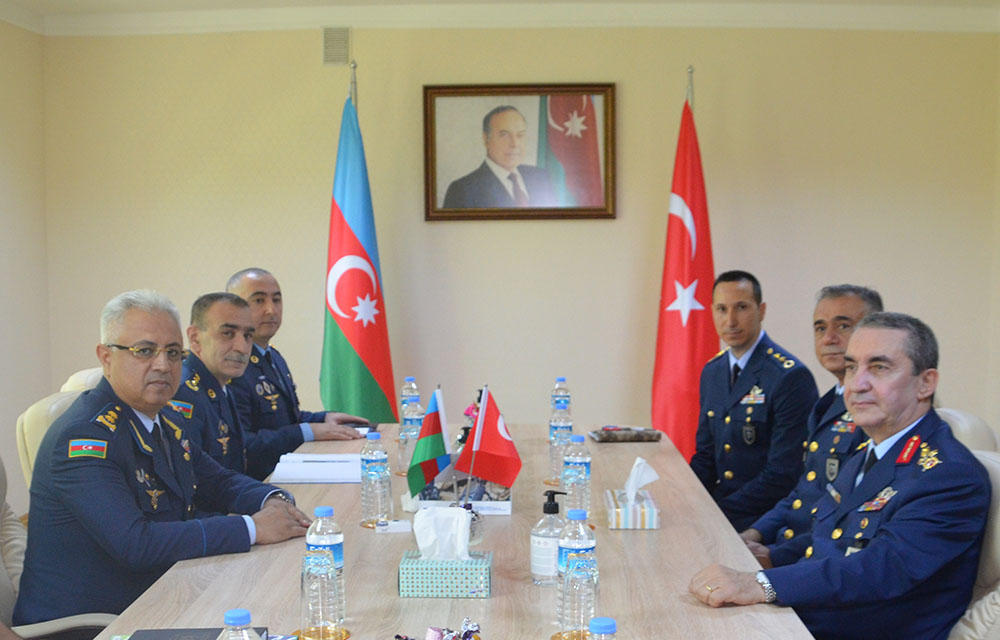 Azerbaijan, Turkey to expand cooperation in military aviation