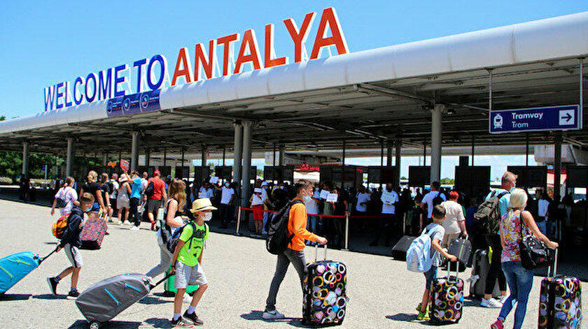 Turkey's Antalya hosts over 3m tourists in Jan-Jul