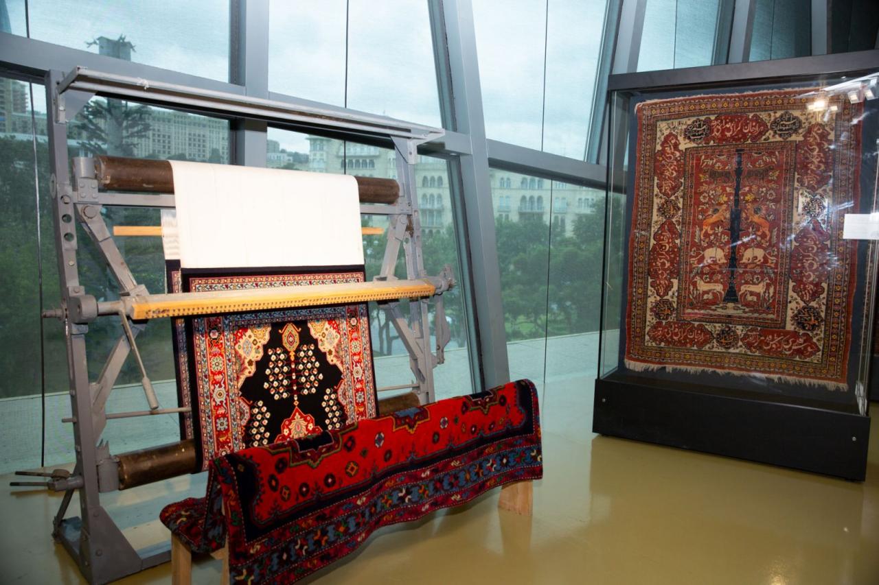Karabakh rug presented at Carpet Museum [PHOTO]