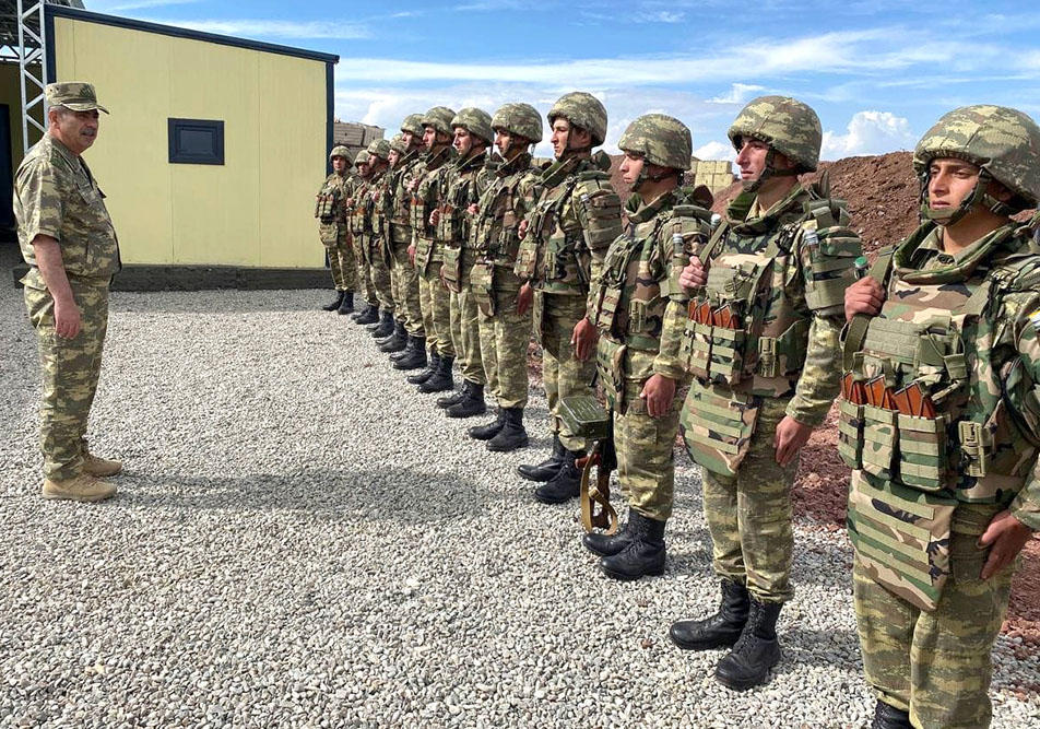 Defence chief inspects military units in liberated Kalbajar [PHOTO/VIDEO] - Gallery Image