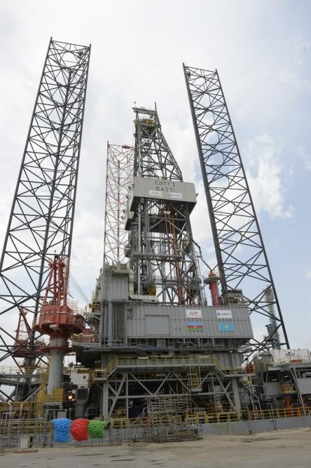 Azerbaijan commissions Satti jack-up rig for drilling in Caspian Sea [PHOTO] - Gallery Image