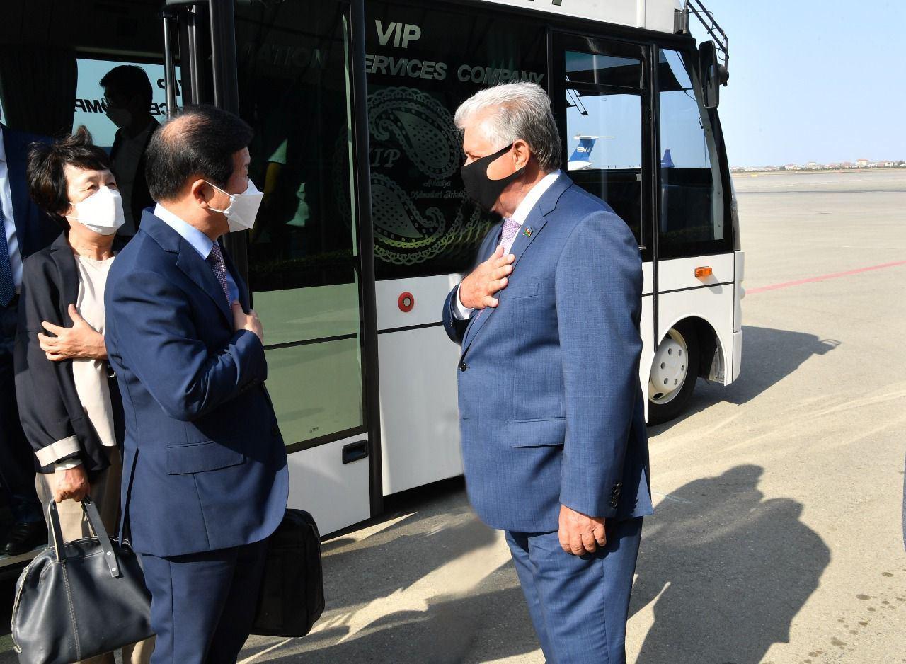 Chair of Korean National Assembly arrives in Azerbaijan [PHOTO]