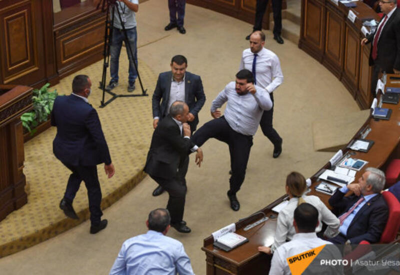 Armenian MP taken to hospital after clash in parliament [PHOTO/VIDEO]