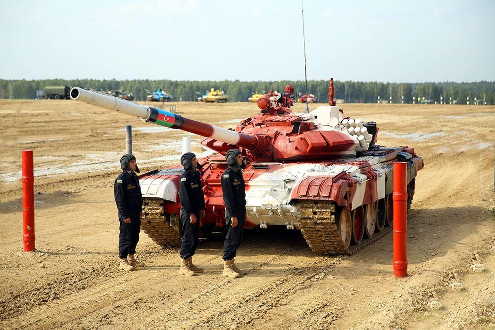 Azerbaijani team reaches final of Tank Biathlon competition in Moscow